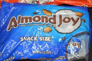 Lot of Mounds and Almond Joy Snack Size Bags