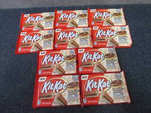10- 3 oz KitKat Chocolate Frosted D...