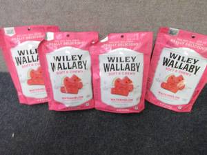 4- 10 oz Wiley Wallaby Soft & Chewy...