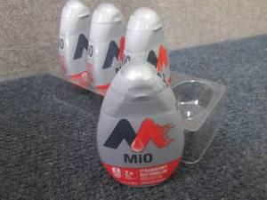 4- 3.24 oz Mio Strawberry Watermelo...