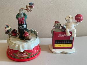 lot 89 image: MAIN - Coca-Cola Christmas Music Box and Heritage Collection Figurine
