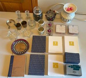 lot 271 image: MAIN - PartyLite Candle Holder and Scented Melts Collection