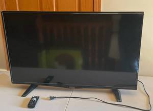 lot 291 image: MAIN - Insignia 32-Inch LED TV with Remote
