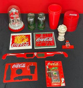 lot 124 image: BASEMENT - Vintage Coca-Cola Collectibles Lot