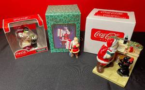 lot 477 image: BASEMENT - Coca-Cola Christmas Collectible Decor Set
