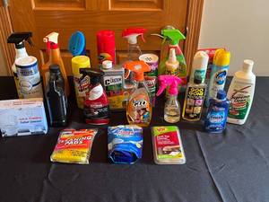 lot 369 image: MAIN - Assorted Cleaning Supplies Lot