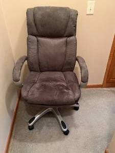 lot 387 image: MAIN - Gray Microfiber Office Chair with Adjustable Height