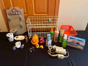 lot 389 image: MAIN - Assorted Bathroom Items Bundle