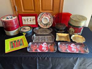 lot 397 image: MAIN - Assorted Holiday Themed Serving Ware and Decorative Items