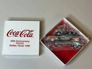 lot 98 image: MAIN - Coca-Cola 25th Anniversary TCCC Dallas, Texas 1999 Collectible Truck Set