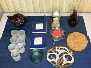 lot 264 image: MAIN - Assorted Decorative Household Items Lot