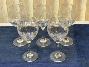 lot 280 image: Main - Lot of 5 Etched Beverage Glasses w Gold Tone Rims