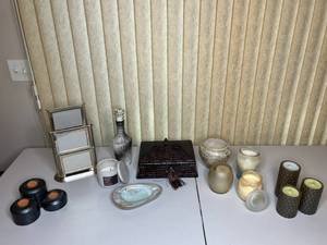 lot 294 image: MAIN - Assorted Home Decor and Candle Lot