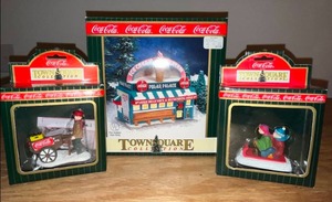 lot 31 image: BASEMENT - Coca-Cola Town Square Collection Set with Accessories