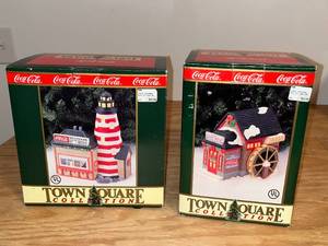 lot 38 image: BASEMENT - Coca-Cola Town Square Collection Decorative Buildings Set