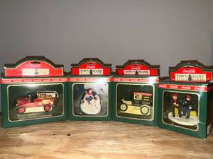 lot 40 image: BASEMENT - Coca-Cola Town Square Collection Figurines Lot - Set of 4