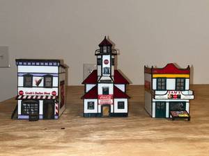 lot 80 image: BASEMENT - Lot of 3 Vintage Coca-Cola Themed Stained Glass Buildings