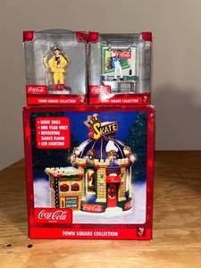 lot 224 image: BASEMENT - Coca-Cola Town Square Collection Skating Rink and Figurines