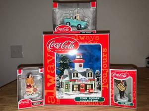 lot 229 image: BASEMENT - Coca-Cola Town Square Collection Figurines & Lighthouse Gift Shop