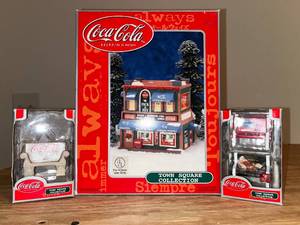 lot 231 image: BASEMENT - Coca-Cola Town Square Collection 3 Items