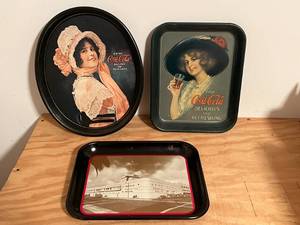 lot 245 image: BASEMENT - Set of 3 Coca-Cola Vintage Style Metal Trays