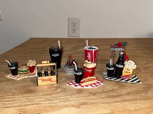lot 211 image: BASEMENT - Lot of Coca-Cola Themed Miniature Collectibles