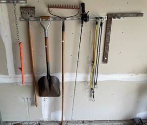 lot 340 image: GARAGE - Lot of Assorted Yard and Garage Tools