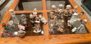 lot 422 image: BASEMENT - Lot of Vintage Ceramic Figurines - Diverse Collectible Set
