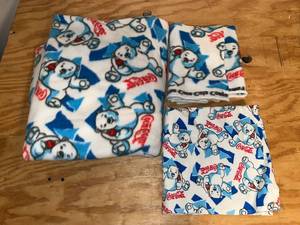 lot 455 image: BASEMENT - Coca-Cola Polar Bear Fabric Lot
