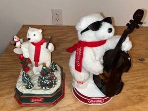 lot 456 image: BASEMENT - Lot of 2 Coca-Cola Polar Bear Figurines