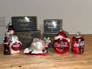 lot 459 image: BASEMENT - Coca-Cola Polonaise Ornament Collection Lot