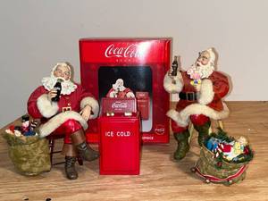 lot 463 image: BASEMENT - Coca-Cola Santa Tablepiece Collectibles