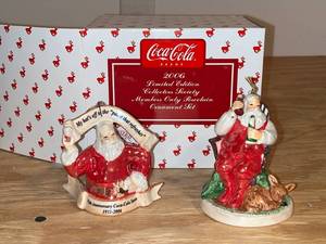 lot 74 image: BASEMENT - Coca-Cola Brand 2006 Limited Edition Collectors Society Members Only Porcelain Ornament Set