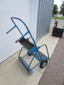 lot 10 image: Torch Cart