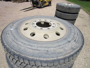 lot 30 image: (4) 11R 24.5 Semi Tires wAlum Wheels