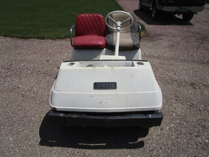 lot 31 image: Yamaha Golf Cart (needs work)