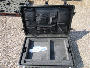 lot 46 image: Luggage Style Gear Box