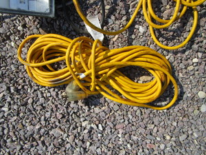 lot 51 image: Flood Lights & Heavy Gauge Extension Chords