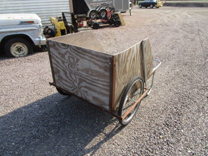 lot 53 image: Lawn Cart