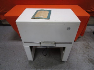 lot 76 image: Vintage Ironrite Automatic Ironer