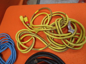 lot 93 image: Heavy Gauge Extension Chords