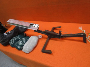 lot 96 image: Clay Pigeon Thrower