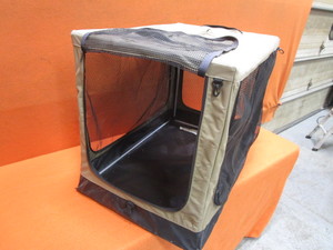 lot 107 image: Dog Kennel
