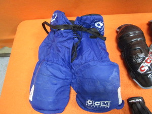 lot 133 image: Youth Hockey Gear