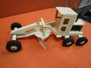 lot 140 image: Vintage Steel Tonks Toys (re-painted)