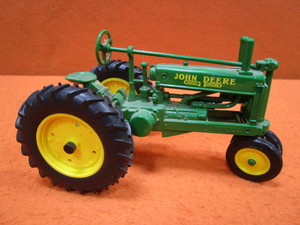 lot 143 image: JD Tractors