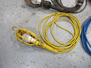 lot 171 image: Trouble Lights & Extension Chords