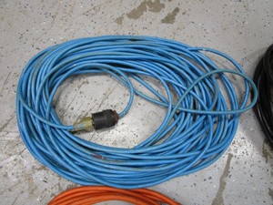 lot 172 image: Extension Chords