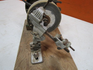 lot 176 image: Drill Bit Sharpener