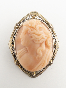 lot 2 image: VINTAGE  Coral Cameo 10k yellow gold pinpendant. LOW RESERVE